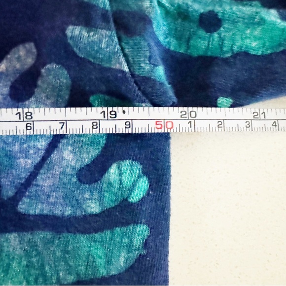 Studio 189 T-shirt - Picture 9 of 10